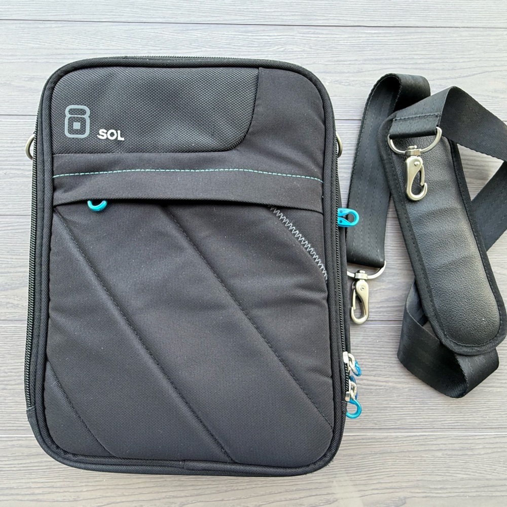 SOL Computer iPad / Tablet Shoulder Messenger‎ Bag Portfolio Case Black Nylon